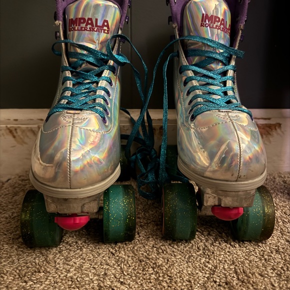 Iridescent Impala Roller Skates - Picture 6 of 9